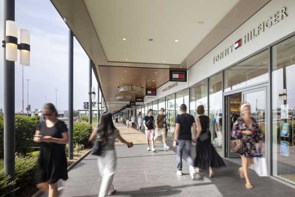 SHOPPING TOUR
