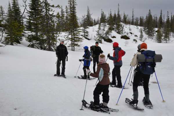 Snowshoe hike in Skj&aelig;kerfjella