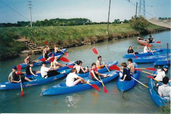 In canoa lungo il canale immissario della Salina