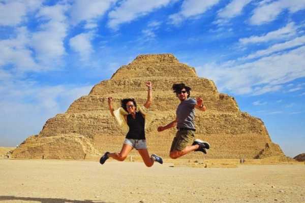 Tour to Giza Pyramids and Saqqara from Cairo