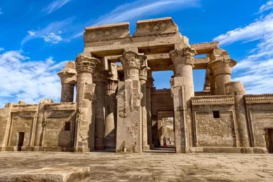 Egypt Tour packages 6天行程：尼罗河游船、丹德拉古城和阿拜多斯古城（开罗出发）
