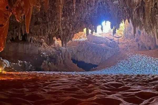 3 Day Trip to the White Desert and Djara Cave from Cairo