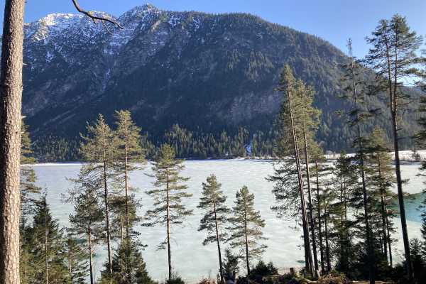 Wonderful 2 Lakes Hike in Nature Reserve