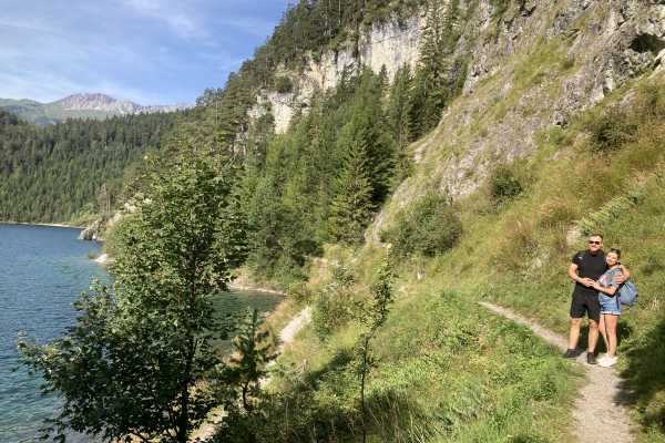 Wonderful 2 Lakes Hike in Nature Reserve
