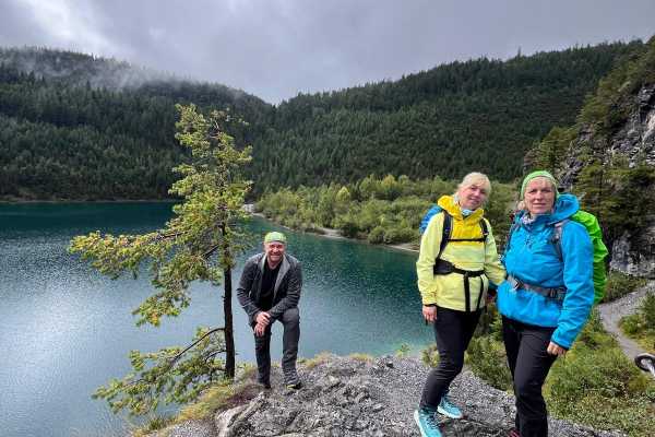 Wonderful 2 Lakes Hike in Nature Reserve