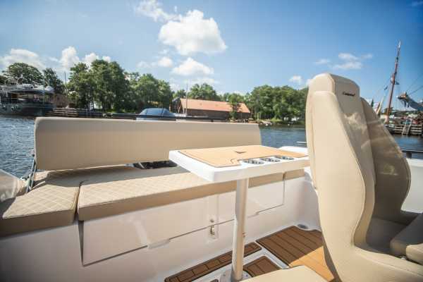 Blue Lagoon Cruise with captain, Compass 6s speedboat