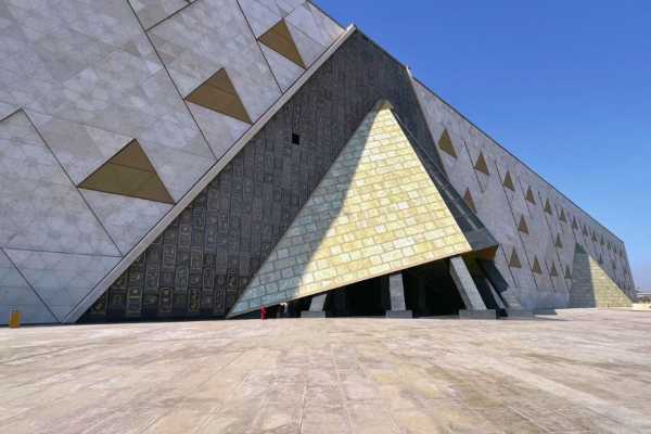 4 Days Trip Giza and the white desert from Cairo
