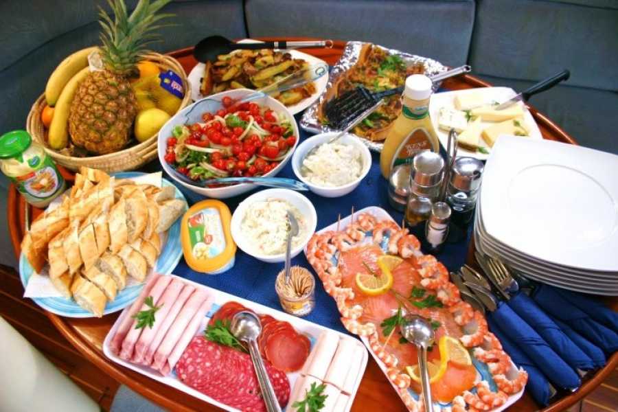 SailandPlay SLU 2 Hour SUMMER 2025 Luxury Motor Yacht Sunset Cava Cruise