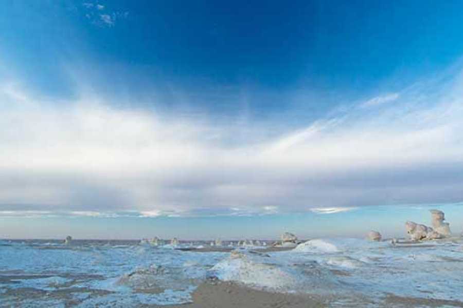 Marsa alam tours 2 Days trip to the white desert and Giza pyramids  from Alexandria port