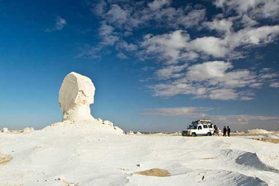 Marsa alam tours 2 Days trip to the white desert and Giza pyramids  from Alexandria port