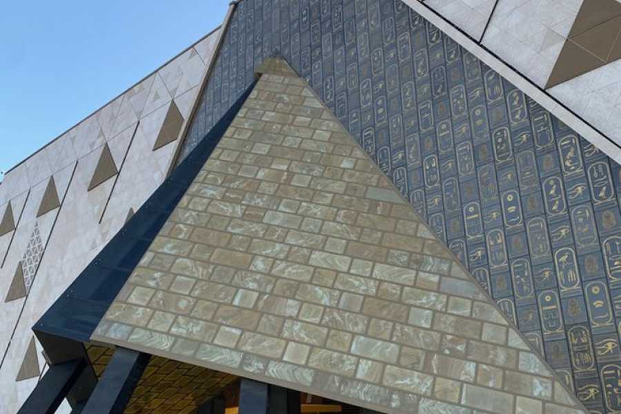 Excursies Egypte Reis naar de piramides van Gizeh en het Grand Egyptian Museum vanuit Port Said