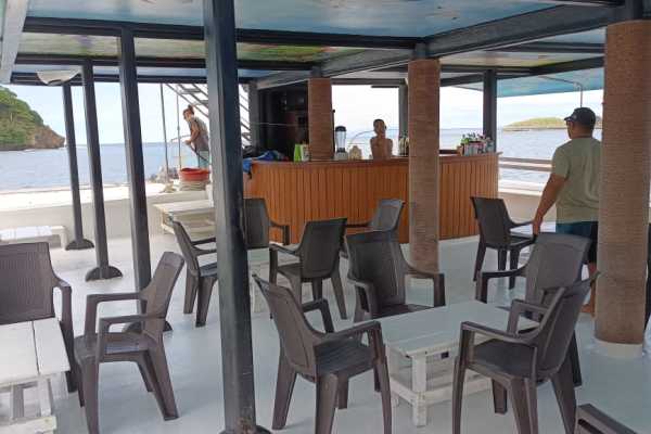 Trimaran Cruise