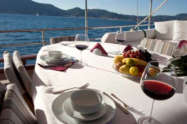 Trimaran Cruise