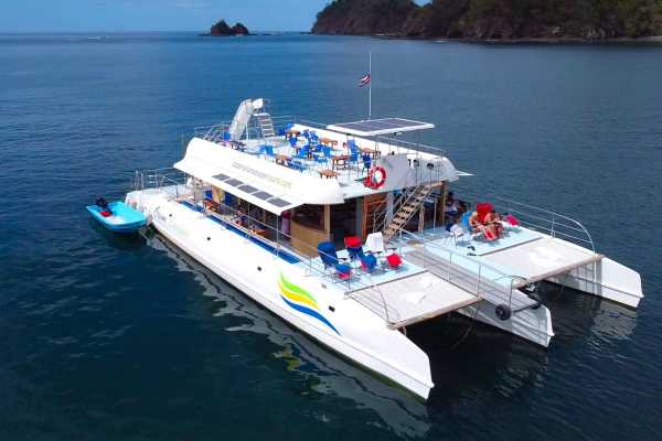 Trimaran Cruise