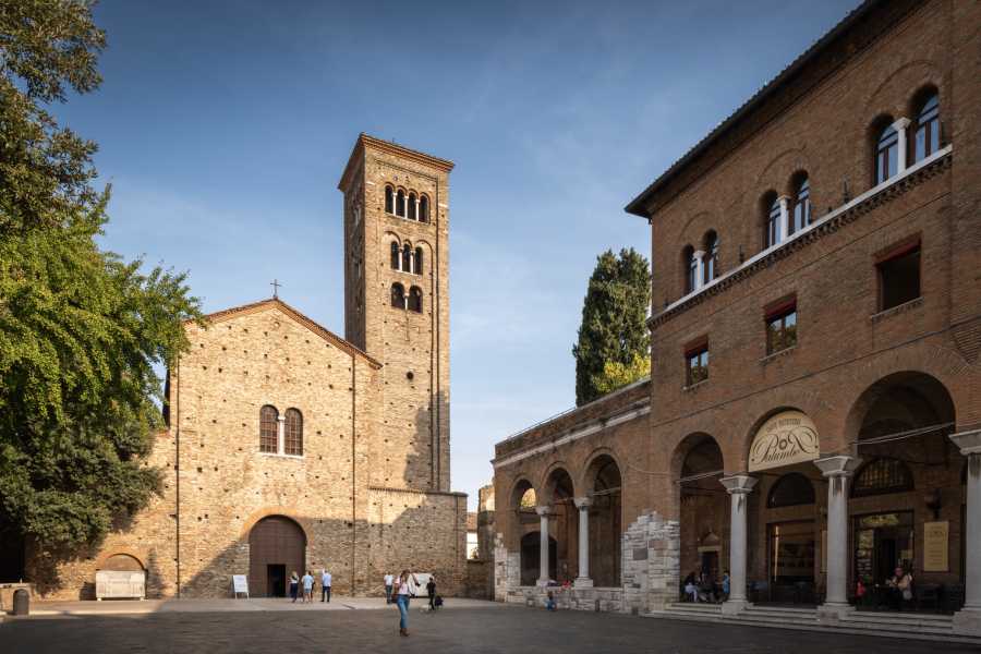 Ravenna Incoming (ERW) Silent Play per due poeti: Dante e Byron a Ravenna - Un viaggio immersivo tra parole, luoghi e suggestioni