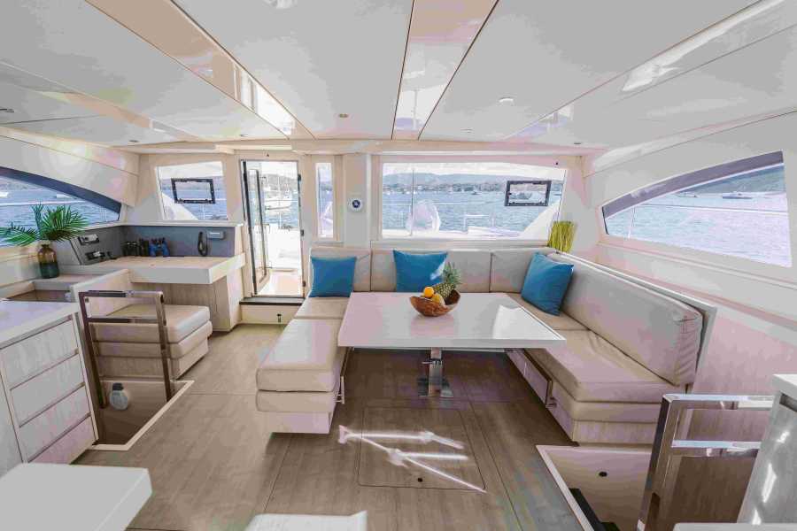 Arenas Brasilito Luxury Yacht Tour