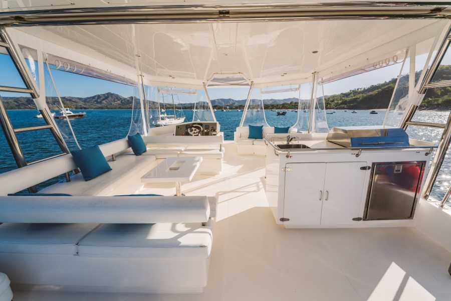 Arenas Brasilito Luxury Yacht Tour