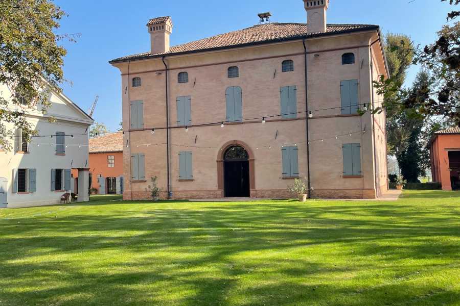 Modenatur Villa Delfini - A journey among villa and castles