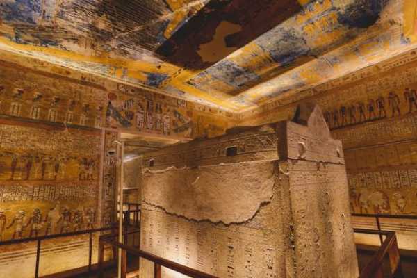 4 Days Nile Cruise from Aswan to Luxor on crown emperor