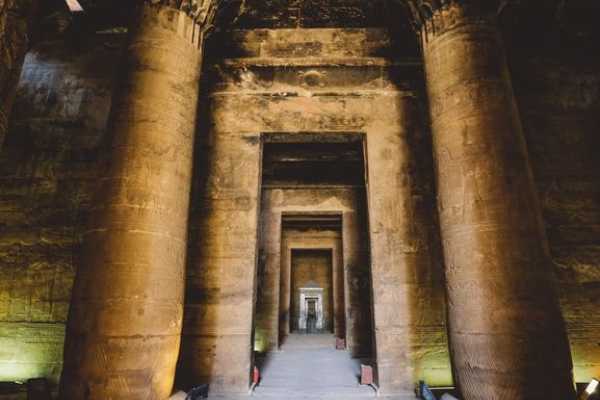 4 Days Nile Cruise from Aswan to Luxor on crown emperor
