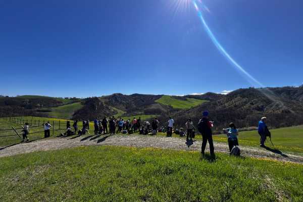 Escursione Sospesa &ndash; Trekking tra suggestivi Sassi di Roccamalatina