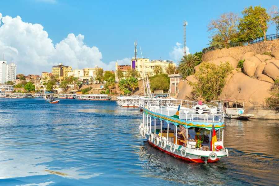 Egypt Tour packages 11 Days Egypt New Year Tour Package Cairo Nile Cruise and white desert