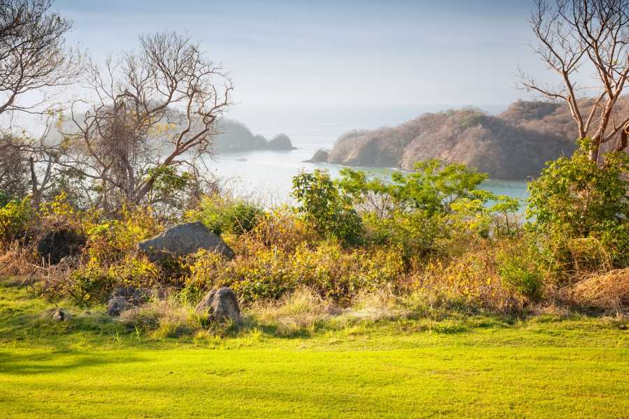 Tour Guanacaste Toyota Hiace 14 Seater