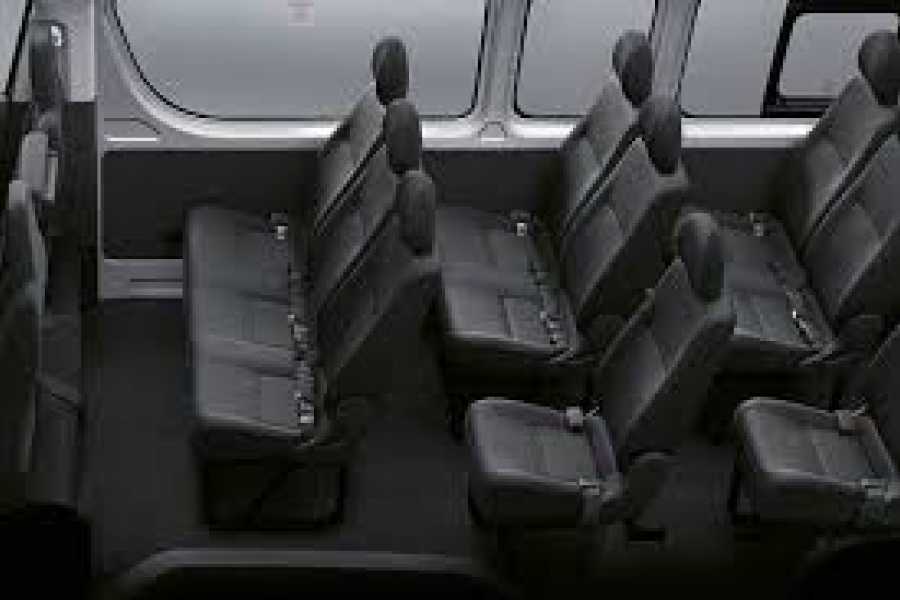Tour Guanacaste Toyota Hiace 14 Seater