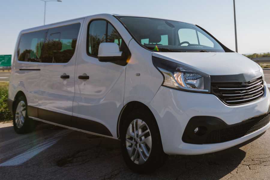 Tour Guanacaste Toyota Hiace 12 Seater