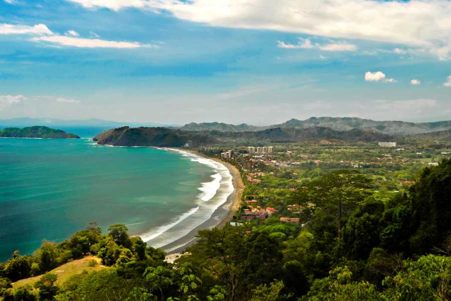 Tour Guanacaste Toyota Hiace 12 Seater