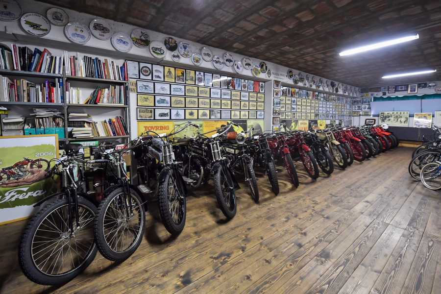 Bologna Welcome - eXtraBo Visita guidata alla Collezione Battilani - Speciale Autunno fuori dal Comune