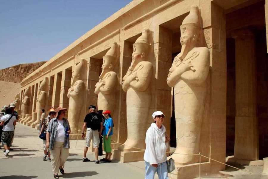 Deluxe Travel Private Luxor West Bank Tour – Valley of the Kings, Hatshepsut Temple & Colossi of Memnon