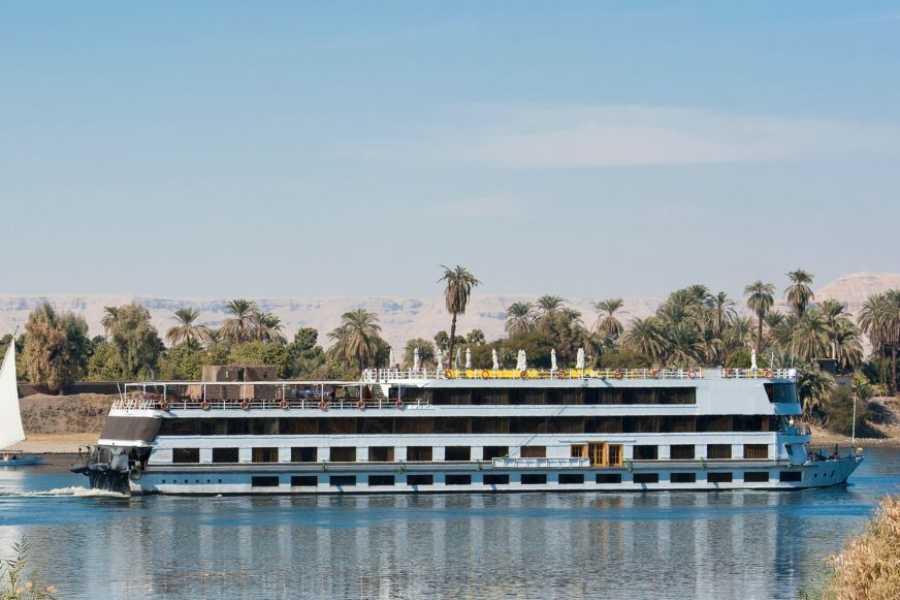 Egypt Tour packages 10 Day Christmas  Egypt Itinerary with Nile cruise with white desert