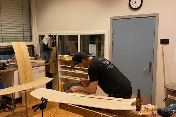 Workshop |&nbsp;Bygg din egen powsurf! 17. januar 2026