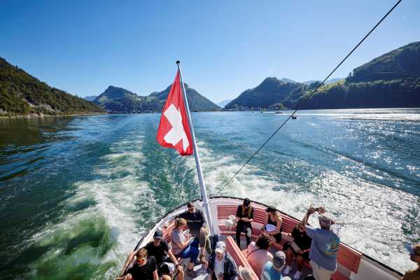 Lake Lucerne 1-hour Discovery Cruise
