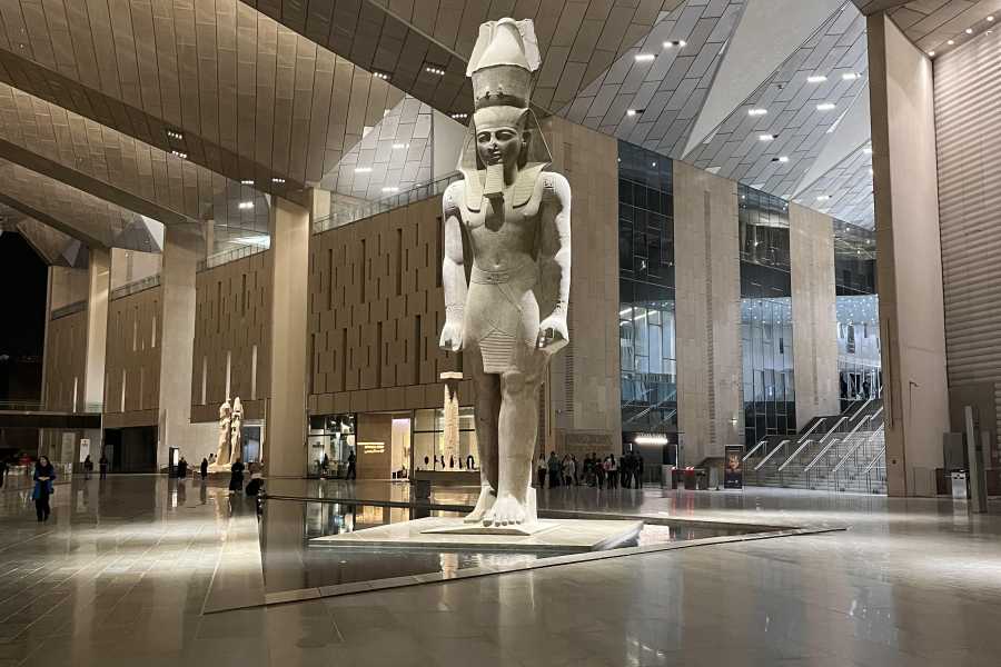 Deluxe Travel Private Layover Tour to the Pyramids & Grand Egyptian Museum from Cairo Airport