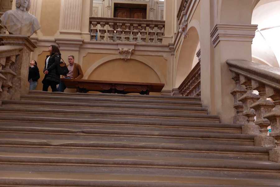 Bologna Welcome - eXtraBo La Biblioth&egrave;que municipale d'Imola : architecture, histoire et savoir dans un lieu au charme intemporel ! &Agrave; la d&eacute;couverte des villas et des ch&acirc;teaux