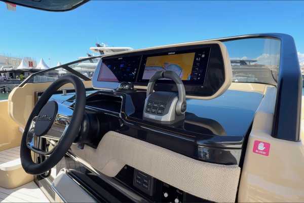Sithonia Blue Waters with captain, Bellini 36 Yacht