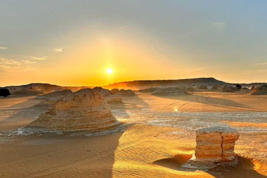 Egypt Tour packages 3 Day Trip to the White Desert and Baharyia oasis from El Gouna