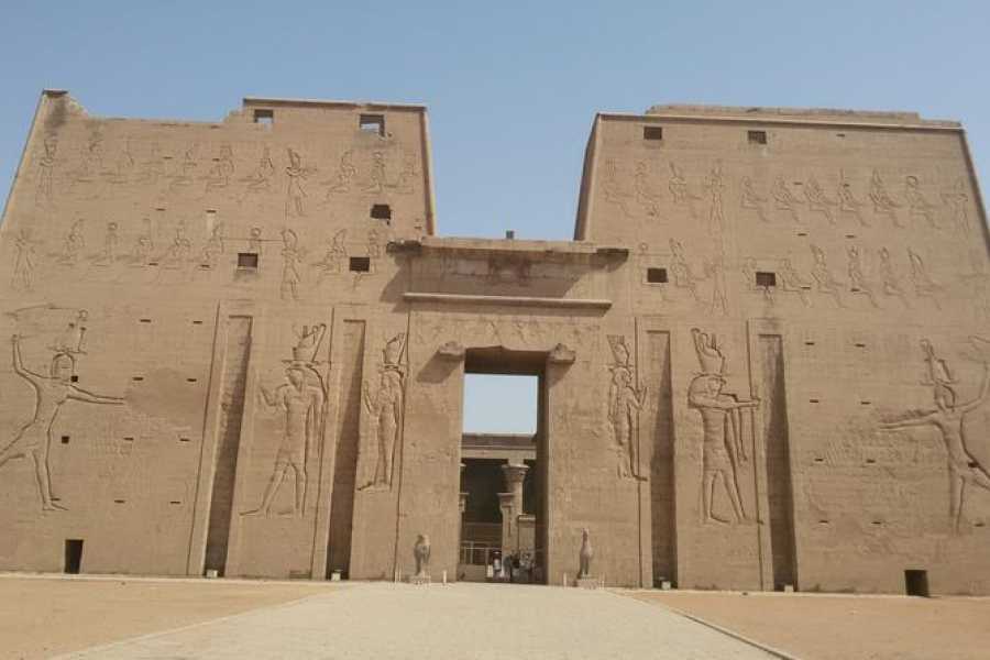 Marsa alam tours 4 Days Nile cruise from Aswan to luxor on Royal Liberty Nile Cruise