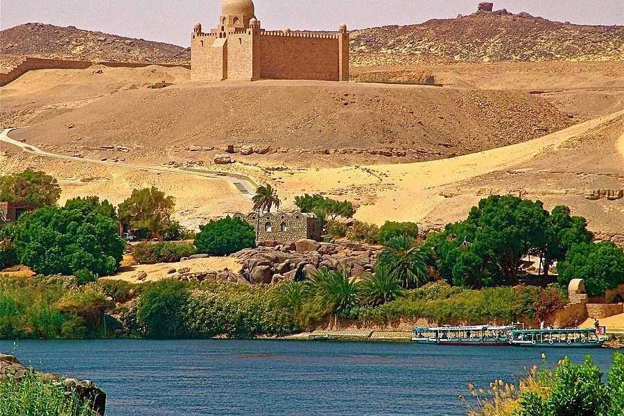 Marsa alam tours 4 Days Nile cruise from Aswan to luxor on Royal Liberty Nile Cruise