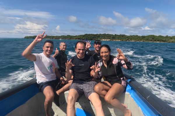 Scuba diving with lunch and pictures