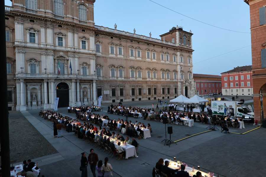 Modenatur Dinner in Piazza Roma