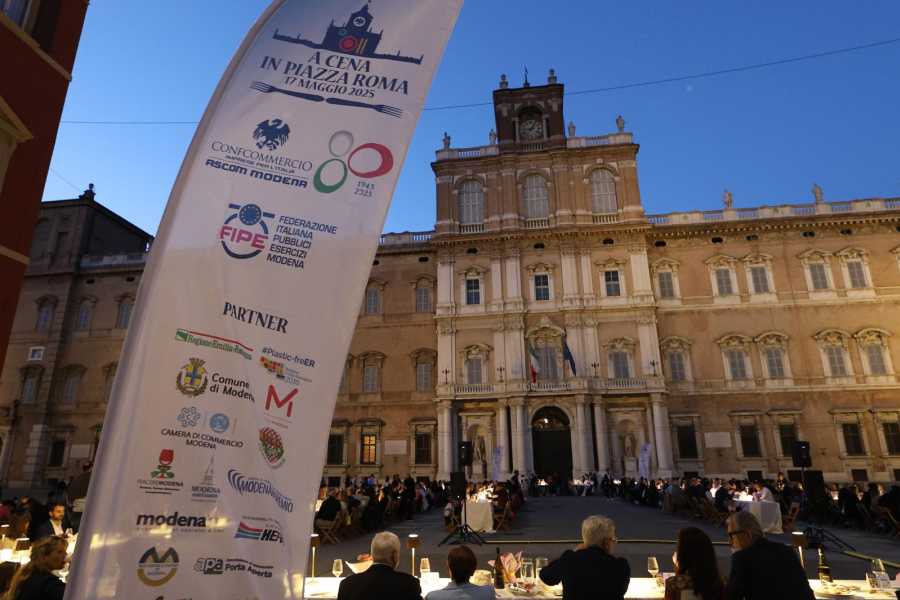 Modenatur Dinner in Piazza Roma