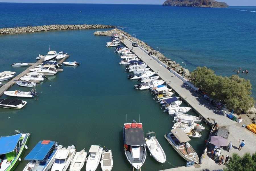 Destination Platanias Fr&aring;n Platanias hamn med privat b&aring;t till Agioi Theodorou