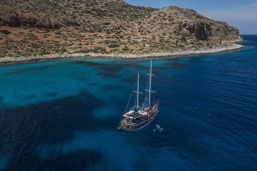 Destination Platanias Kissamoksesta Balokselle ja Gramvousaan Castello I -puualuksella