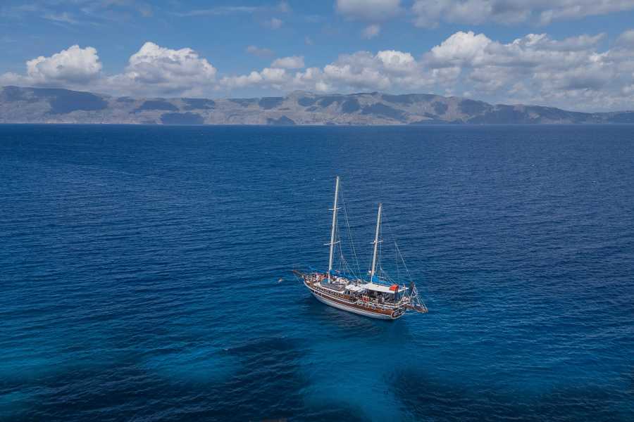 Destination Platanias Kissamoksesta Balokselle ja Gramvousaan Castello I -puualuksella