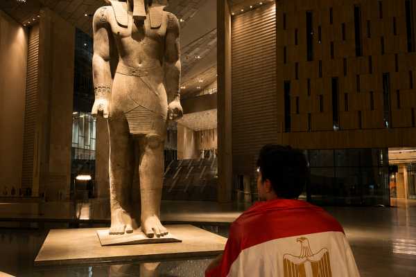 Private Day Tour with Guide to Giza Pyramids, Egyptian Museum, Khan al-Khalili