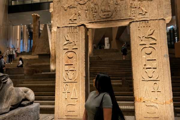 Private Day Tour with Guide to Giza Pyramids, Egyptian Museum, Khan al-Khalili