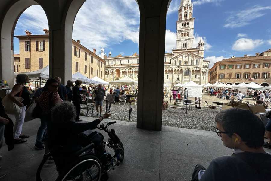 Modenatur Modena City Tour - Lento e Accessibile - 30 anni di Modenatur